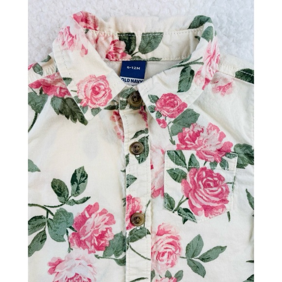 OLD NAVY • Cream/Multi Floral Print Button-Down Short Sleeve Shirt - Picture 7 of 11